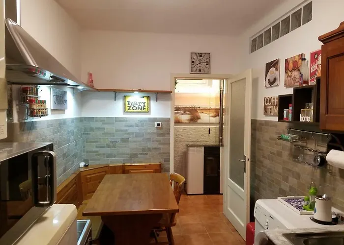 Pompeiana Nyaraló Trieszt