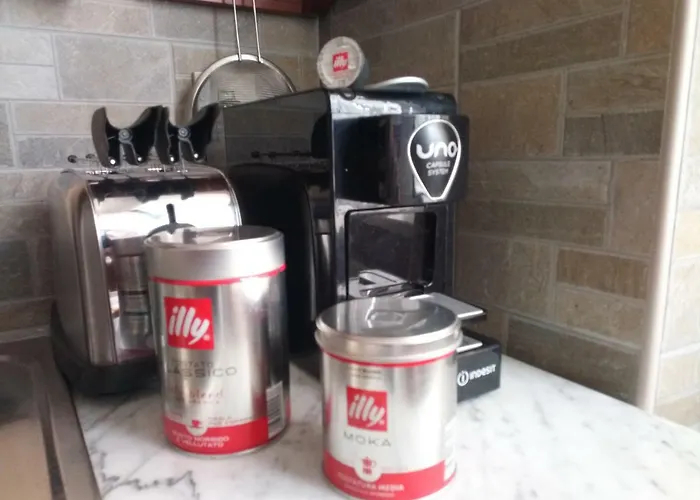 Pompeiana Nyaraló *