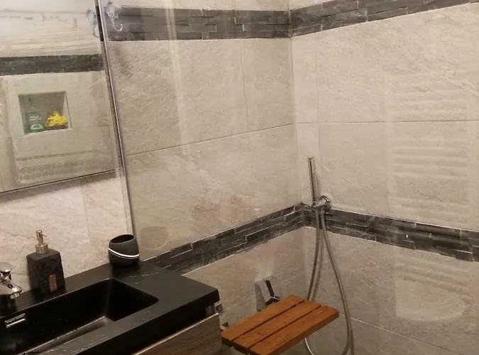 Pompeiana Nyaraló *